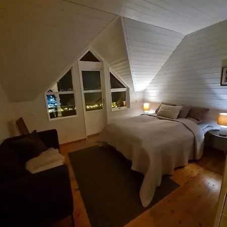 Apartment Cozy Little House In