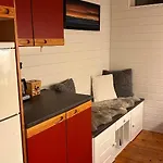 Cozy Little House In アパート