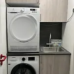 Cozy Little House In トロムソ
